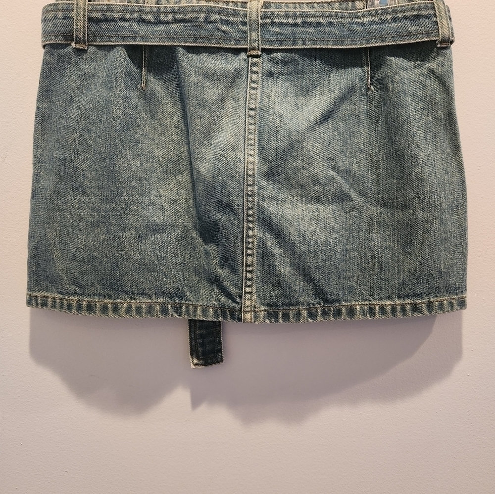 American Eagle denim mini skirt sz 4 y2k belted, Button Front, woven pockets - Picture 4 of 8